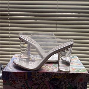 🌼 Jeffrey Campbell Clear Vinyl and Lucite Heel
